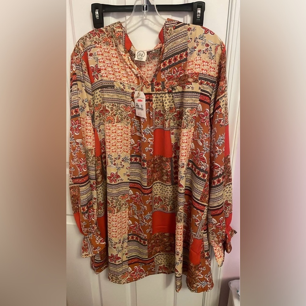 Grace and Emma Elegant dress with Ruffled Sleeves